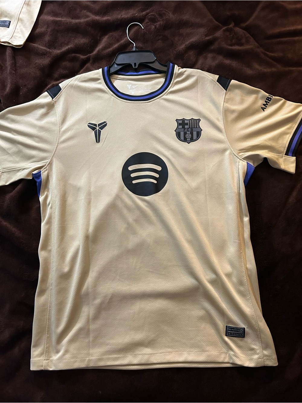 Nike Men’s Cream FC Barcelona Training Jersey with Black Logos